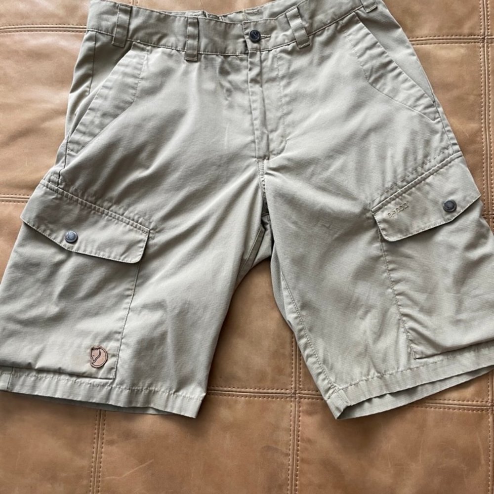 Fjallraven G-1000 Cargo Shorts - Men's EU46 - US 30"-32" Waist - Color: Sand